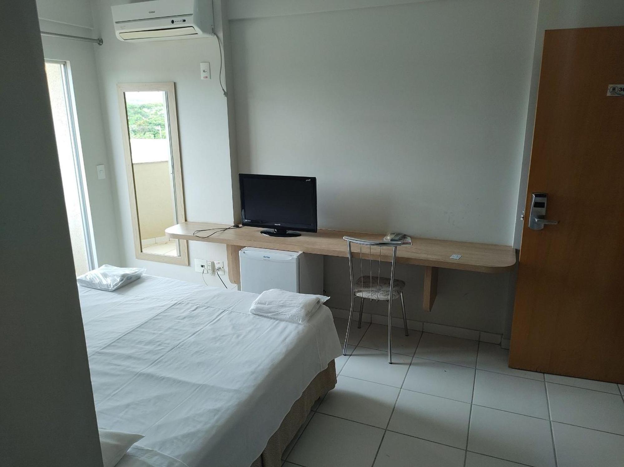 Suite Golden Express Roberto Imoveis Калдас Новас Екстериор снимка